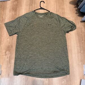 Under Armour Green Short Sleeve Tee Moisture-Wicking